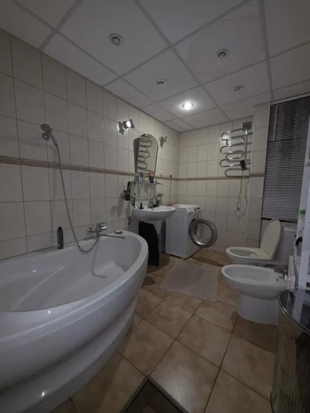 Квартира, 4-кімн., Харьков, Масельского метро, Бригады «Хартия» (Маршала Рыбалко)