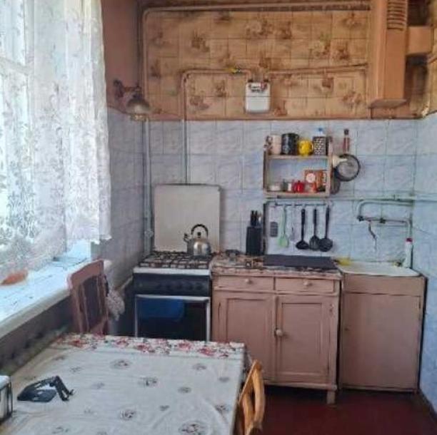 Квартира, 3-кімн., Харьков, Завод Шевченко, Шаповаловский пер.