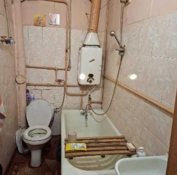 Квартира, 3-кімн., Харьков, Завод Шевченко, Шаповаловский пер.