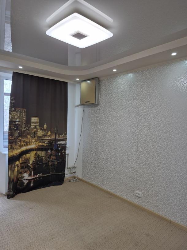 Квартира, 3-кімн., Харьков, 533м/р, Непокоренных (Героев Труда)