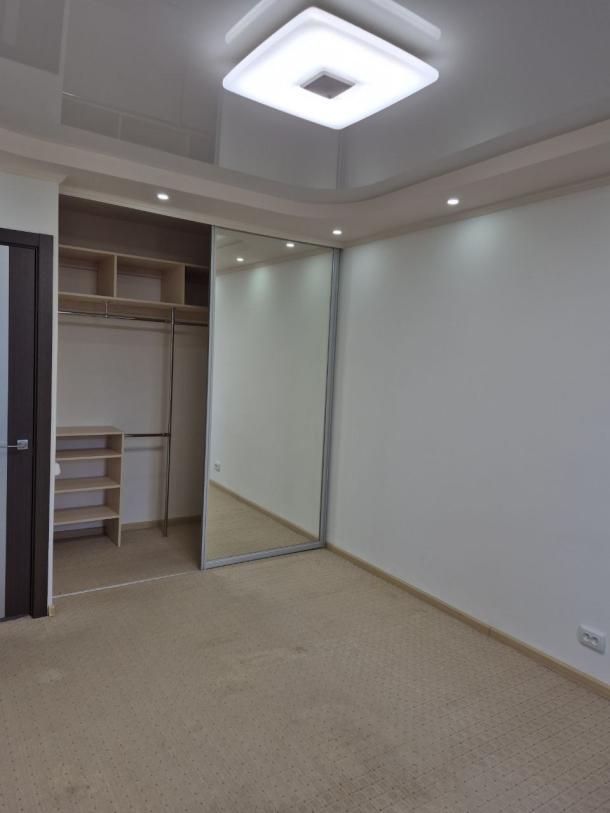 Квартира, 3-кімн., Харьков, 533м/р, Непокоренных (Героев Труда)