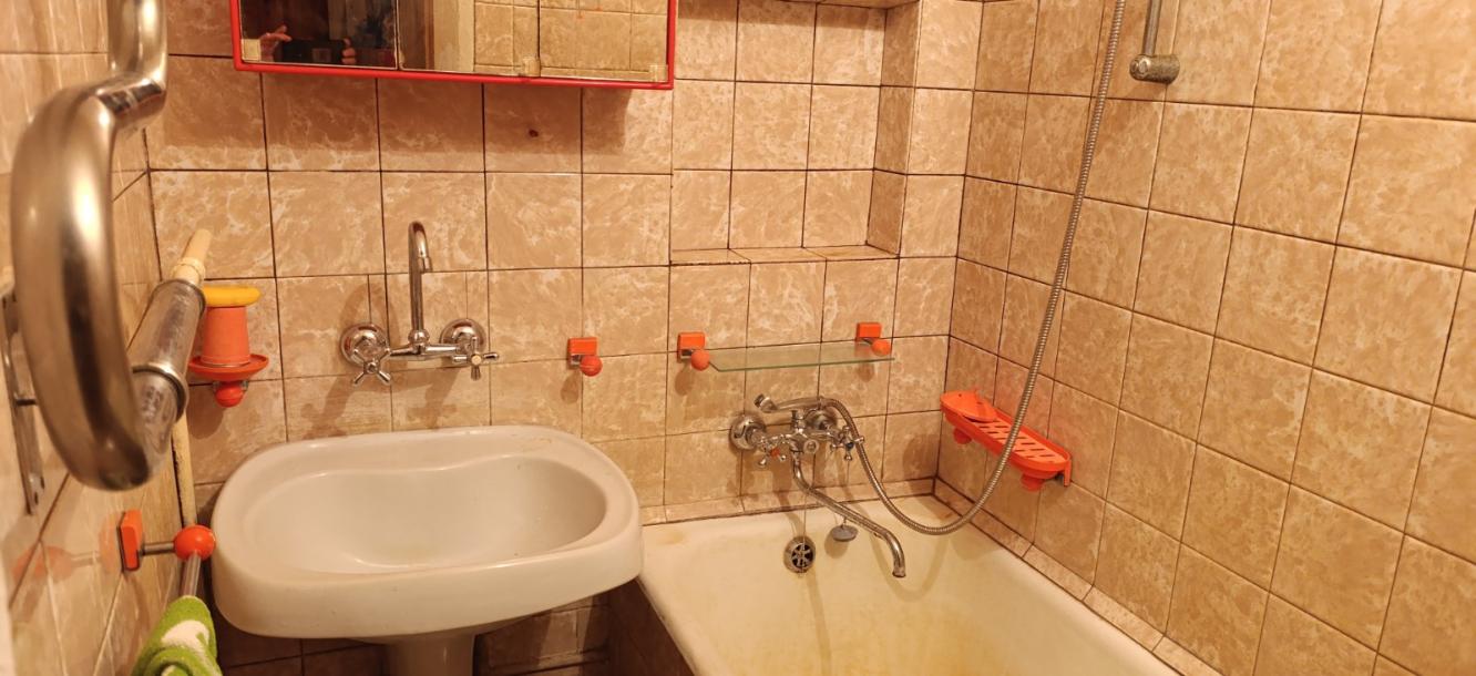 Квартира, 3-кімн., Харьков, Одесская, Зерновая (Совхозная 1-19)