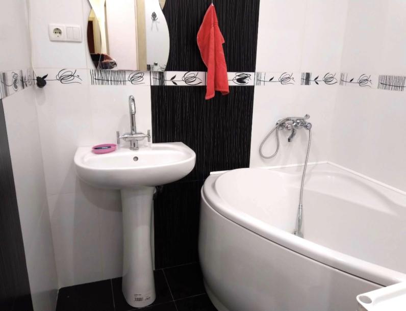 Квартира, 2-кімн., Харьков, Защитников Украины метро, Героев Харькова пр-т