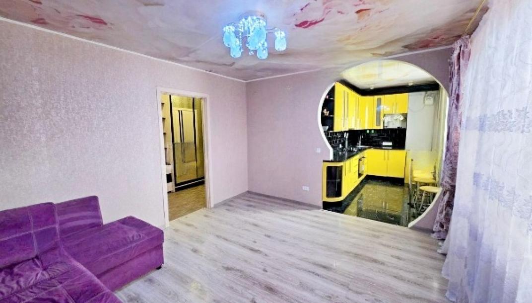 Квартира, 2-кімн., Харьков, 605м/р, Тракторостроителей просп.