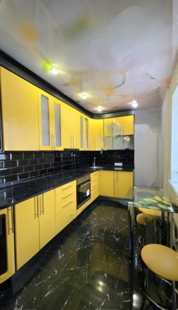 Квартира, 2-кімн., Харьков, 605м/р, Тракторостроителей просп.