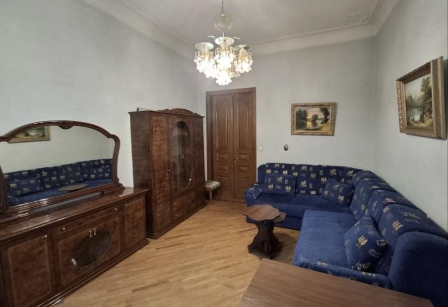 Квартира, 2-кімн., Харьков, Центр, Кузинский спуск (Революции 1905 года спуск)