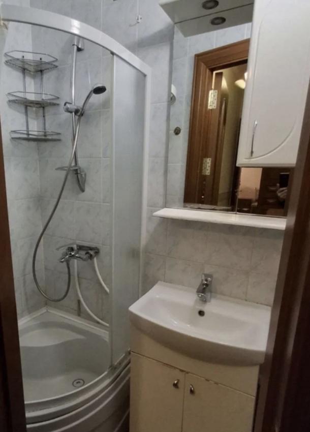 Квартира, 2-кімн., Харьков, Центр, Кузинский спуск (Революции 1905 года спуск)