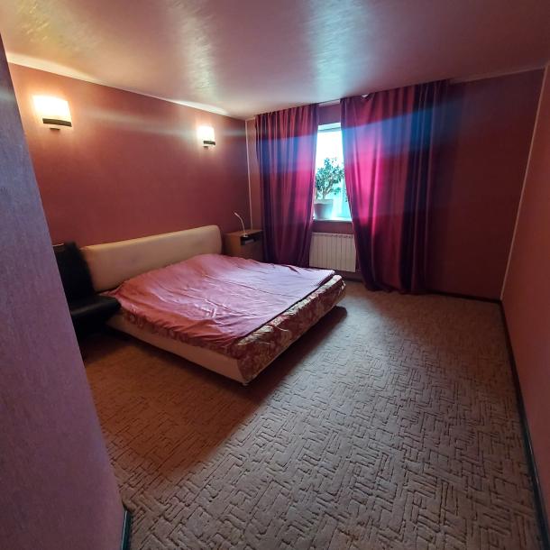 Квартира, 3-кімн., Солоницевка, Харьковский район, Независимости (Луначарского,70 Лет Октября, Буденого)