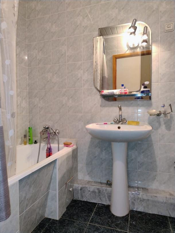 Квартира, 3-кімн., Харьков, Алексеевка, Победы пр.