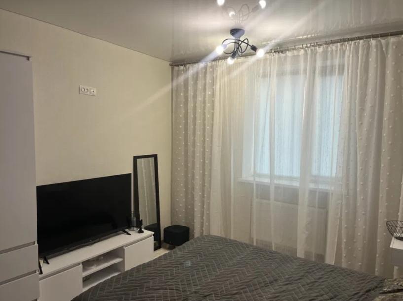 Квартира, 2-кімн., Печенеги, Чугуевский район