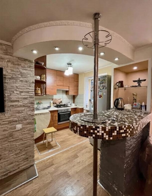 Квартира, 3-кімн., Харьков, Жуковского поселок, Юрия Кондратюка пер. (Ивана Кулика в-зд)