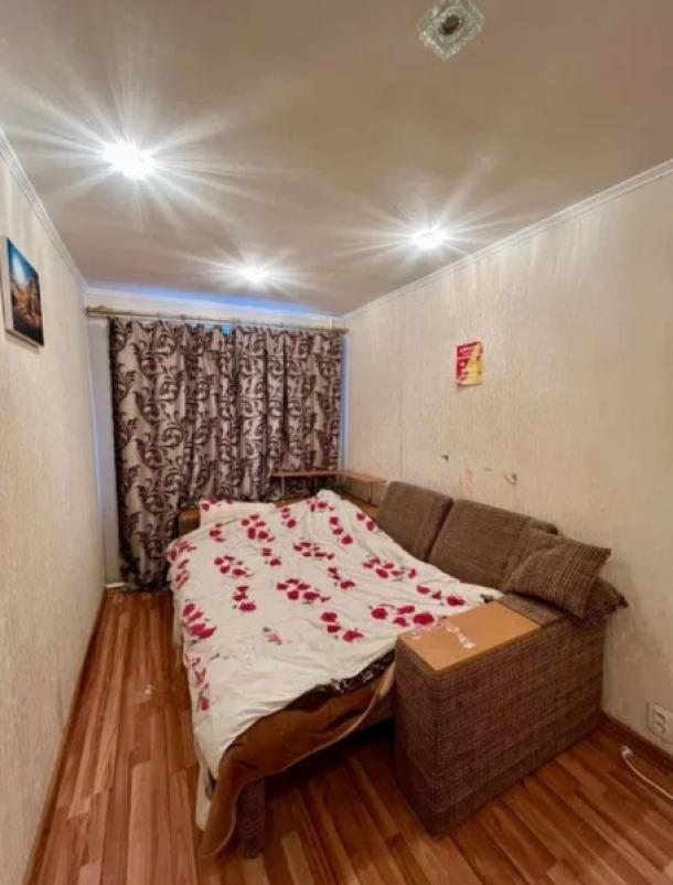 Квартира, 3-кімн., Харьков, Жуковского поселок, Юрия Кондратюка пер. (Ивана Кулика в-зд)