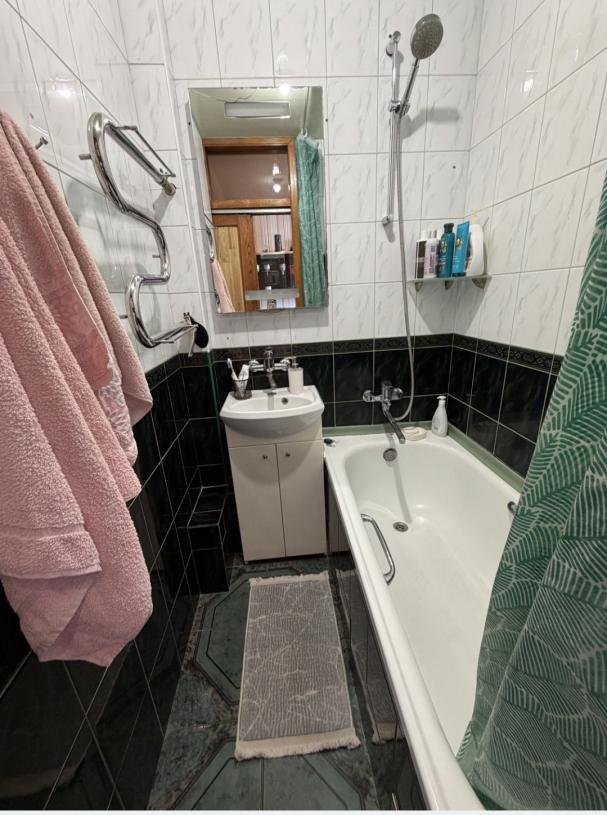 Квартира, 3-кімн., Харьков, 522м/р, Академика Барабашова