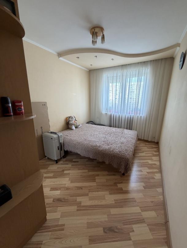 Квартира, 3-кімн., Харьков, 522м/р, Академика Барабашова