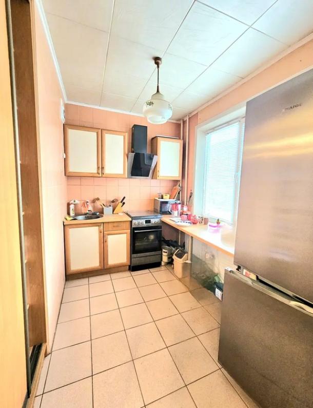 Квартира, 4-кімн., Харьков, Залютино, Золочевская