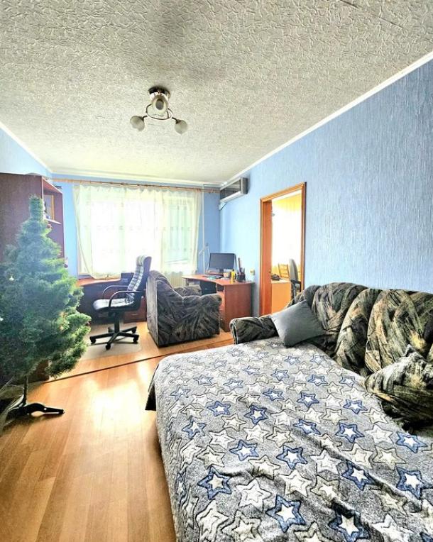 Квартира, 4-кімн., Харьков, Залютино, Золочевская