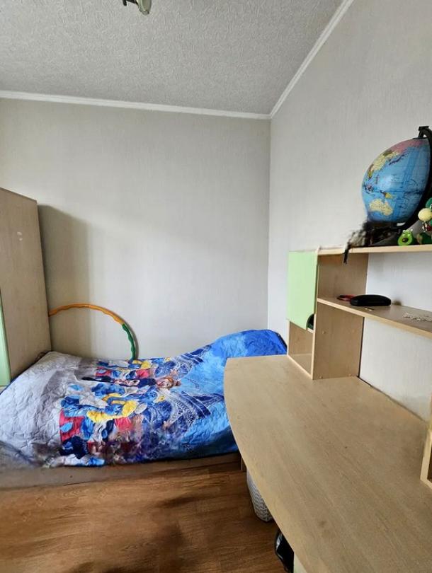 Квартира, 4-кімн., Харьков, Залютино, Золочевская