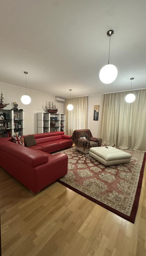 Квартира, 4-кімн., Харьков, Центр, Университетская