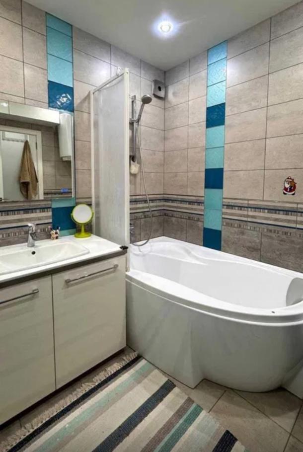 Квартира, 2-кімн., Харьков, Сосновая горка, Космическая