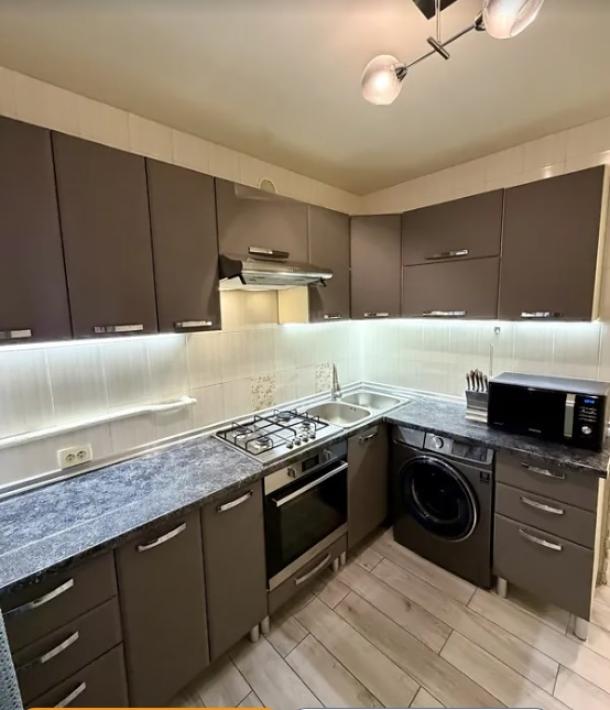 Квартира, 3-кімн., Харьков, 531м/р, Гвардейцев Широнинцев