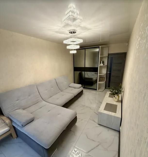 Квартира, 3-кімн., Харьков, 531м/р, Гвардейцев Широнинцев