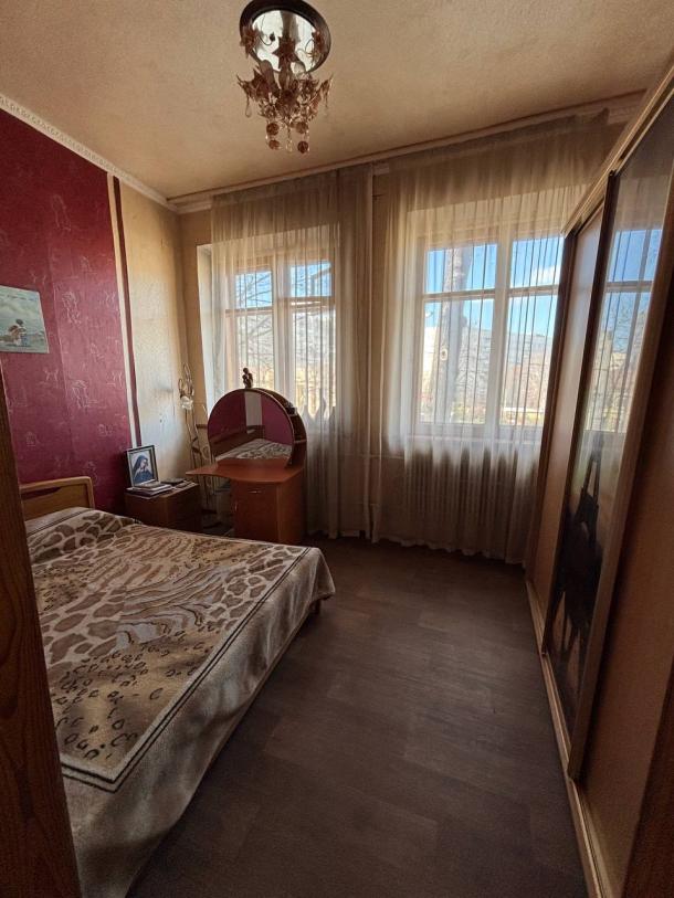 Квартира, 3-кімн., Харьков, Бавария, Ново-Баварский пр.