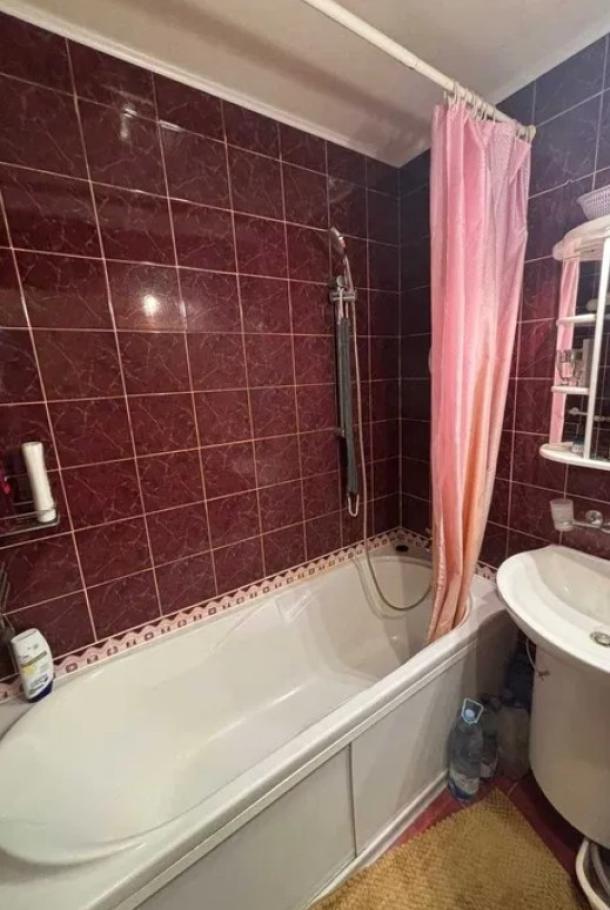 Квартира, 3-кімн., Харьков, Алексеевка, Ахсарова