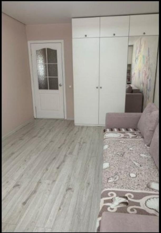 Квартира, 2-кімн., Харьков, 606м/р, Светлая