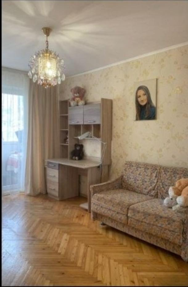 Квартира, 2-кімн., Харьков, 606м/р, Светлая