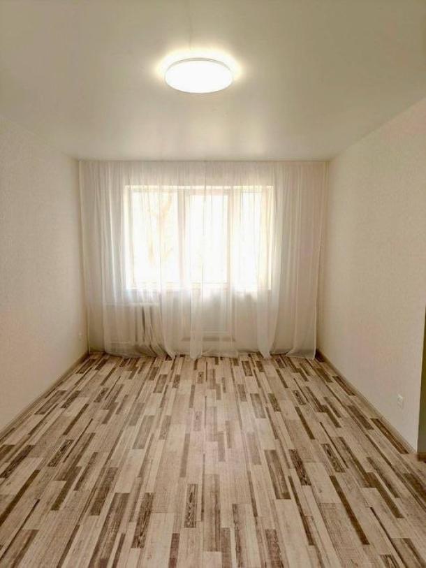 Квартира, 1-кімн., Харьков, ХТЗ, Индустриальный просп. (Фрунзе проспект)