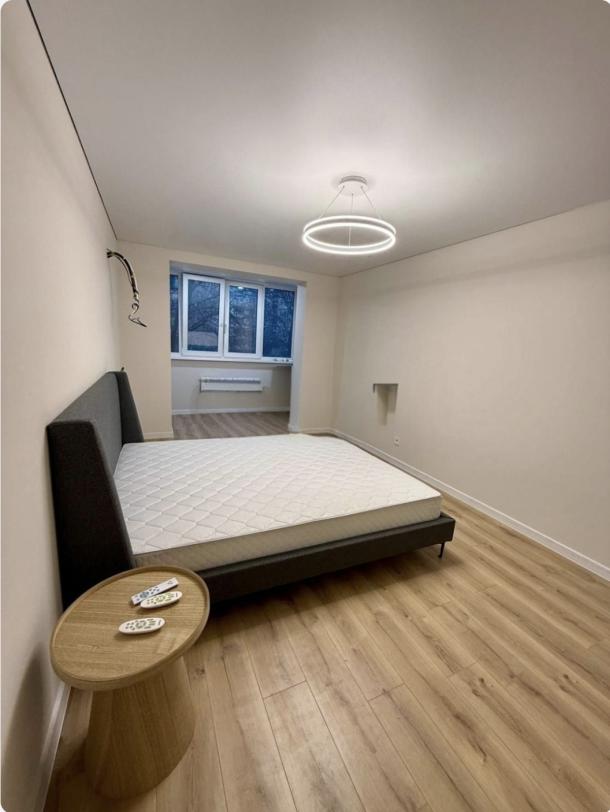 Квартира, 3-кімн., Харьков, 524м/р, Гвардейцев Широнинцев