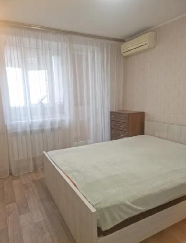 Квартира, 3-кімн., Харьков, 1 Северная Салтовка, Леся Сердюка (Командарма Корка)