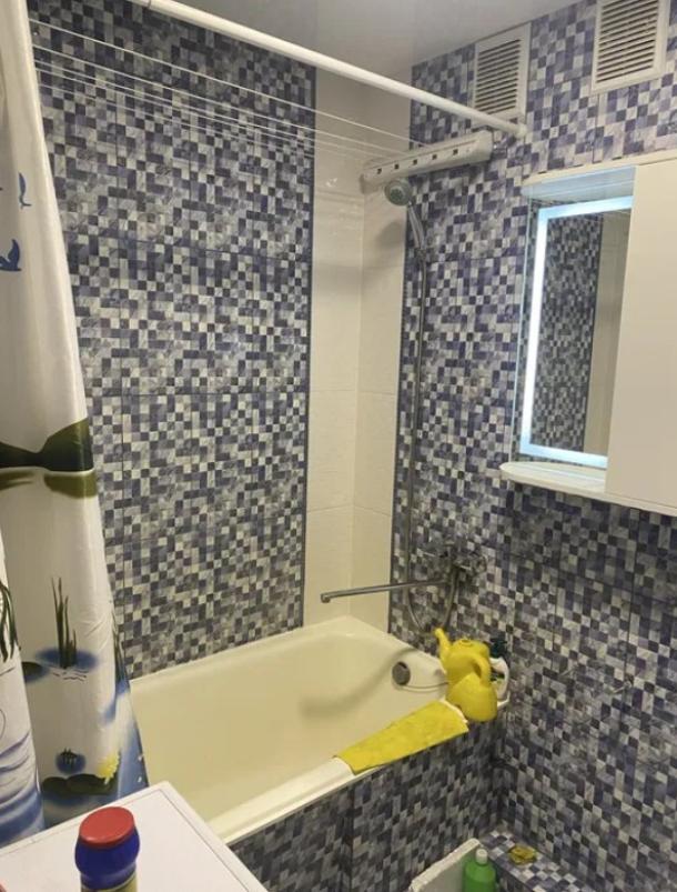 Квартира, 3-кімн., Харьков, Новые Дома, Ньютона