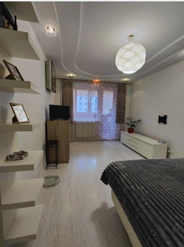 Квартира, 3-кімн., Харьков, Холодная Гора, Григоровское шоссе (Комсомольское шоссе)