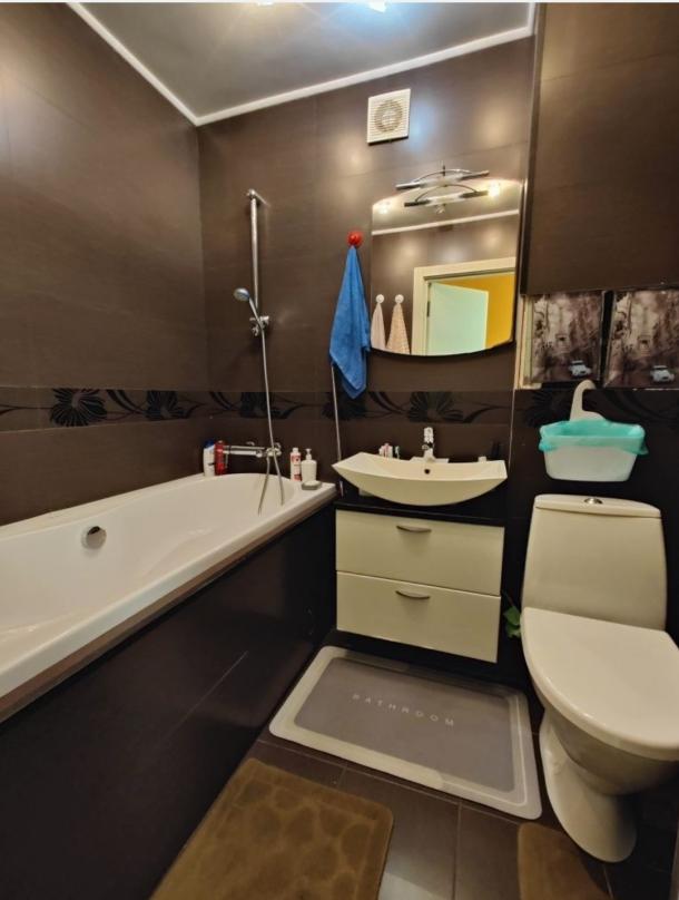 Квартира, 3-кімн., Харьков, Холодная Гора, Григоровское шоссе (Комсомольское шоссе)