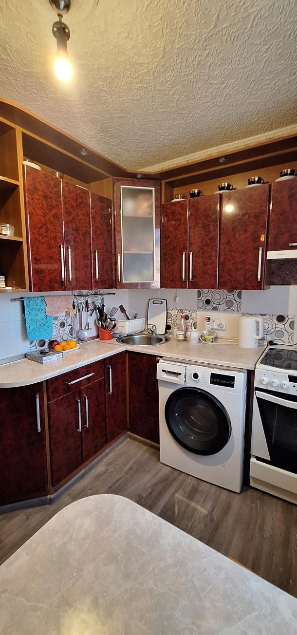 Квартира, 3-кімн., Харьков, Алексеевка, Ахсарова