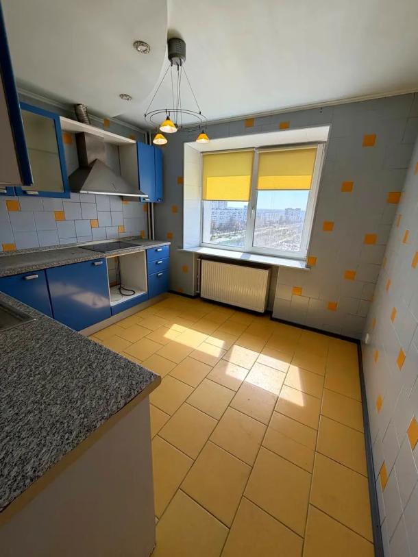 Квартира, 3-кімн., Харьков, Алексеевка, Победы пр.