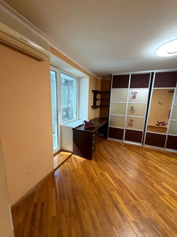 Квартира, 3-кімн., Харьков, Алексеевка, Победы пр.