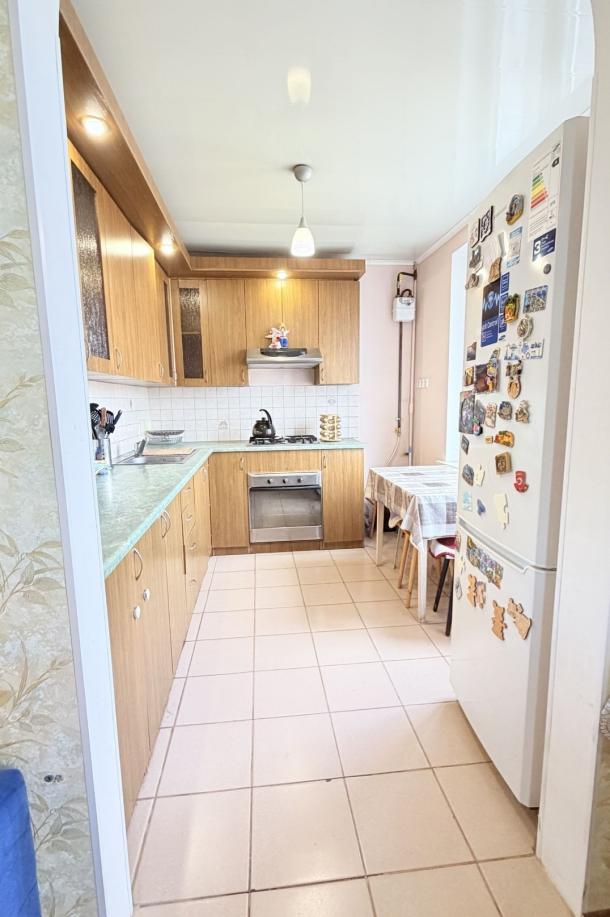 Квартира, 3-кімн., Харьков, 608м/р, Непокоренных (Героев Труда)