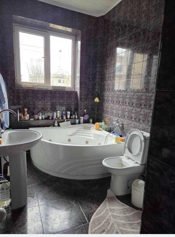 Квартира, 3-кімн., Харьков, Госпром, Чичибабина (Котовского)