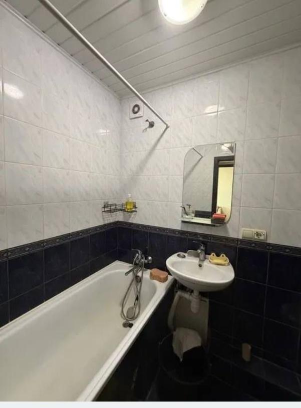 Квартира, 1-кімн., Харьков, Павлово Поле, 23 Августа