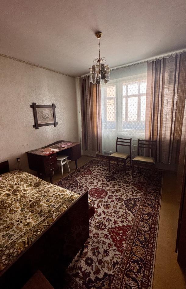 Квартира, 3-кімн., Харьков, Алексеевка, Ахсарова