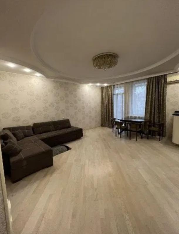 Квартира, 3-кімн., Харьков, Защитников Украины метро, Героев Харькова пр-т