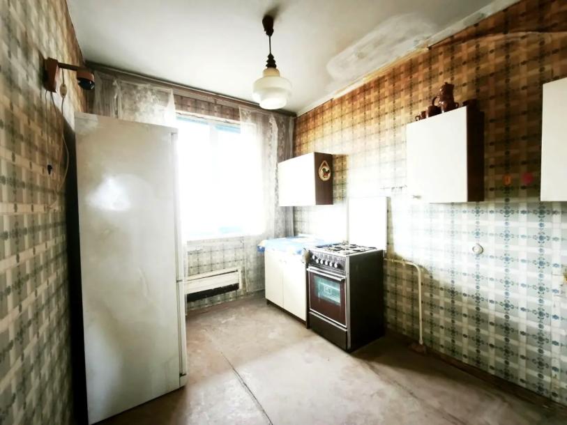 Квартира, 3-кімн., Харьков, Рогань жилмассив, 92-й бригады (Грицевца)