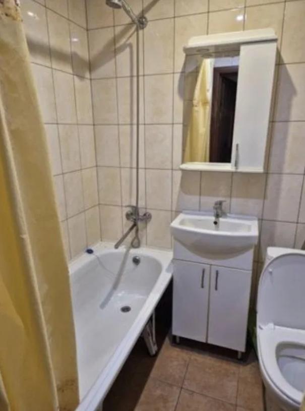 Квартира, 1-кімн., Харьков, 606м/р, Непокоренных (Героев Труда)