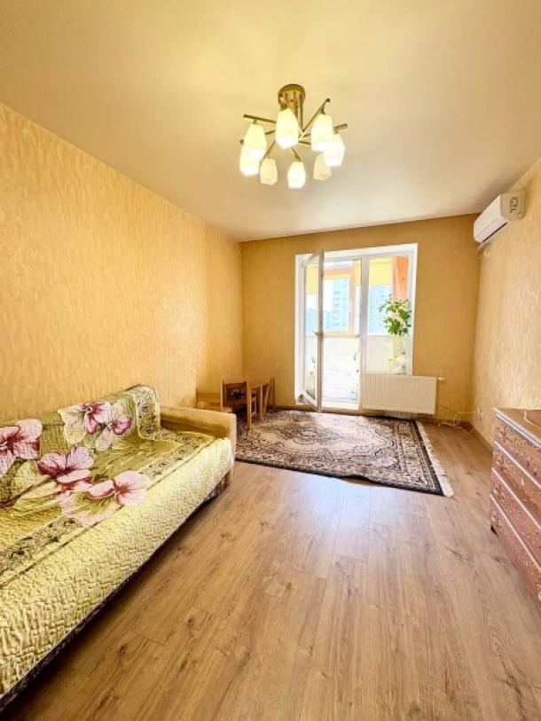 Квартира, 1-кімн., Харьков, Рогань жилмассив, Роганская