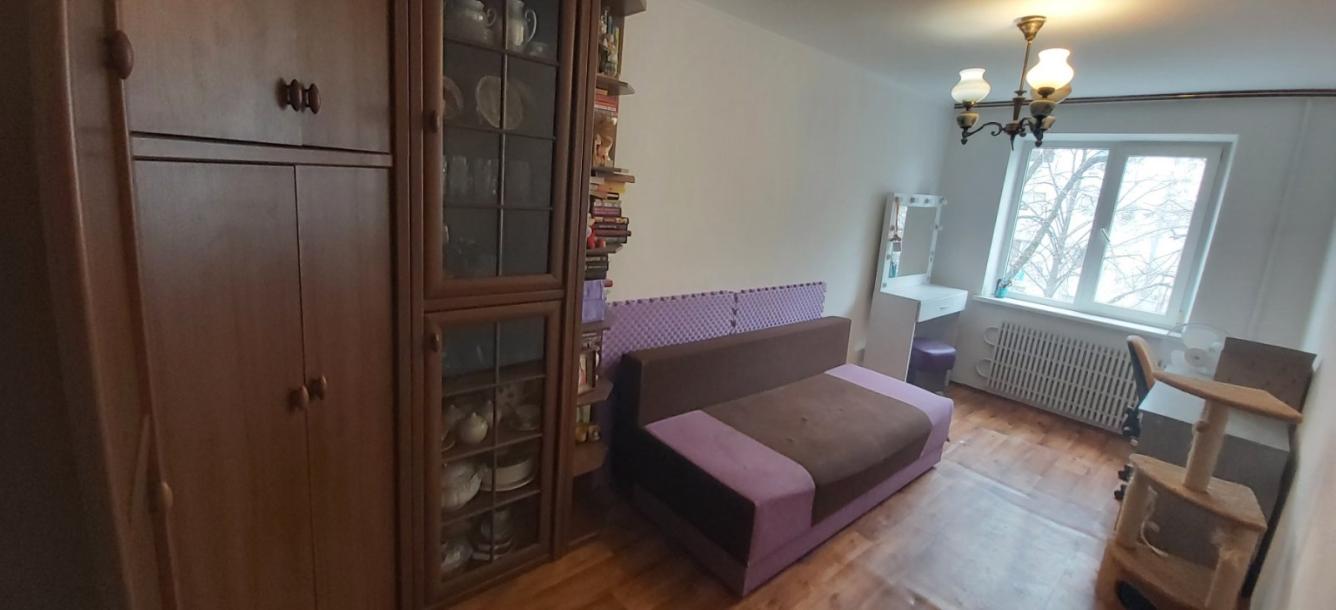 Квартира, 2-кімн., Харьков, 604м/р, Тракторостроителей просп.