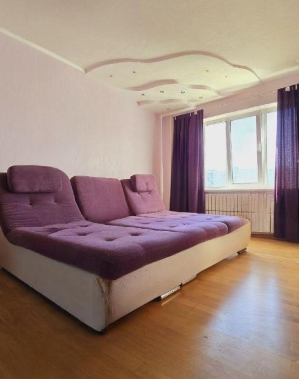 Квартира, 3-кімн., Харьков, Алексеевка, Архитекторов