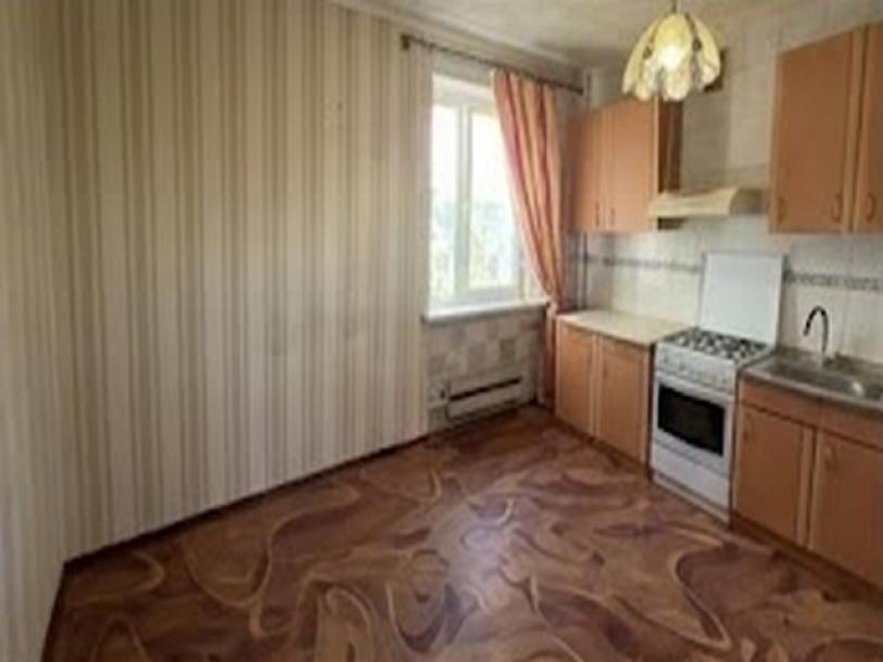 Квартира, 2-кімн., Чугуев, Чугуевский район, Гвардейская