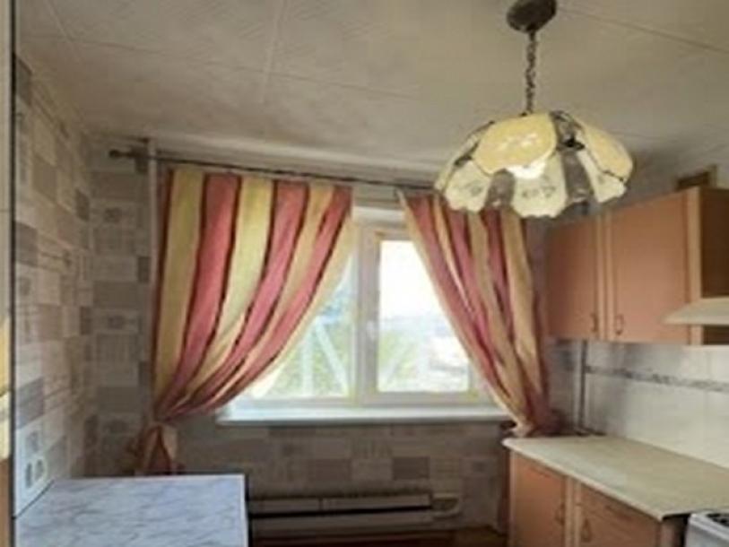 Квартира, 2-кімн., Чугуев, Чугуевский район, Гвардейская